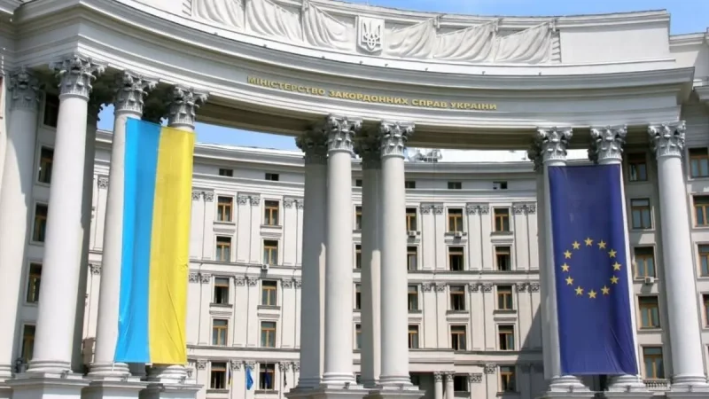 МЗС України відреагувало на присутність лідерів у РФ