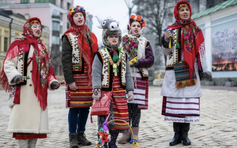 Обряди колядування, щедрування та посівання відповідно до нового церковного календаря