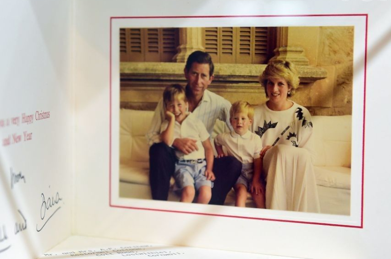 Різдвяні листівки принцеси Діани та принца Чарльза до розлучення королівської пари: спогади з минулого