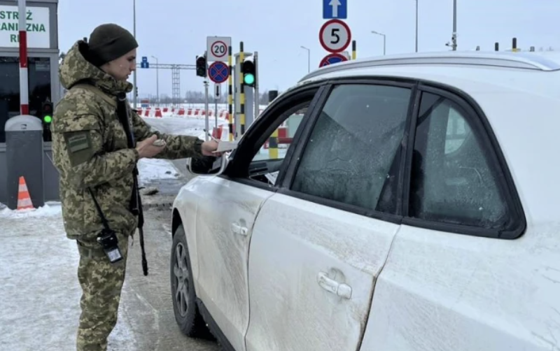 За останню добу з України виїхали та повернулися 29 тисяч осіб: аналіз ситуації на кордоні