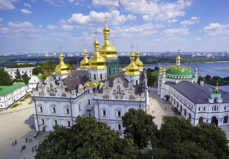 СБУ проводить обшуки в Києво-Печерській Лаврі