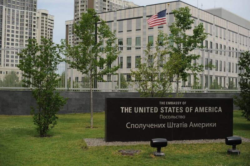 Посольство США в Україні розширює штат співробітників