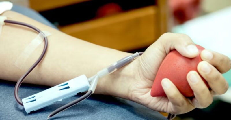 Британія закликає до донорства крові після серйозної кібератаки на лікарні