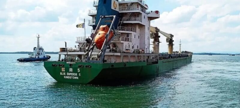 Хусити атакували українське судно Verbena в Аденській затоці