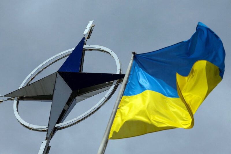 НАТО розглядає призначення постійного посланника в Києві