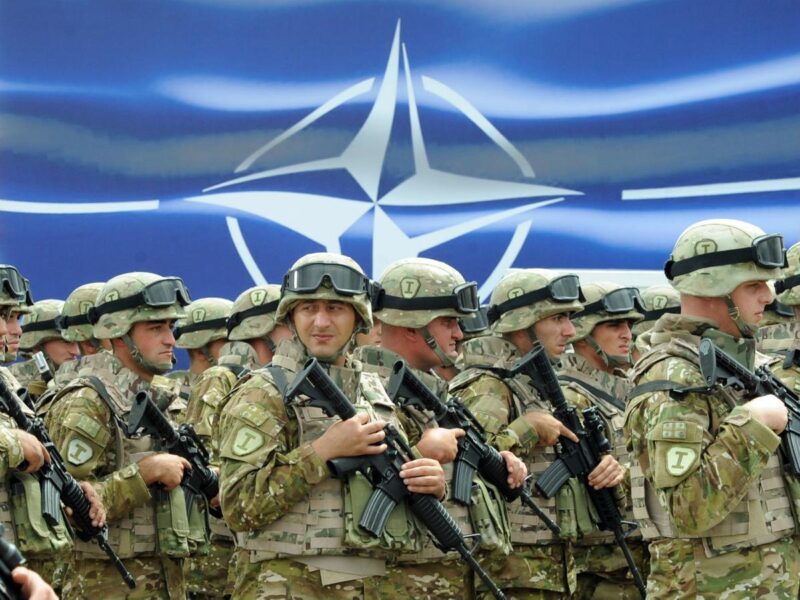 НАТО розглядає розміщення більшої кількості ядерної зброї через загрози від Росії та Китаю