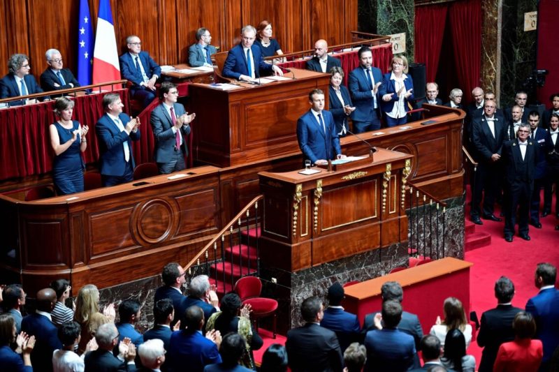 Вибори у Франції мають значення як для внутрішньої політики так і для ЄС та України