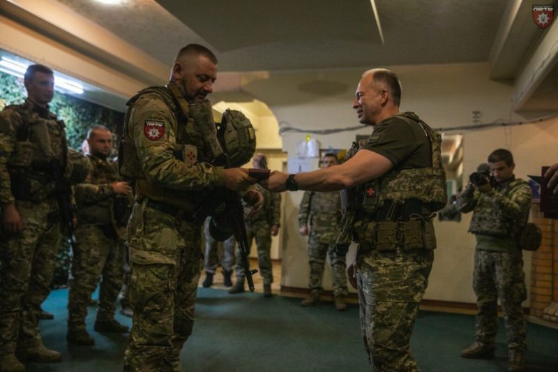 Сирський відзначив бійців Птахів Мадяра за інноваційність у боях