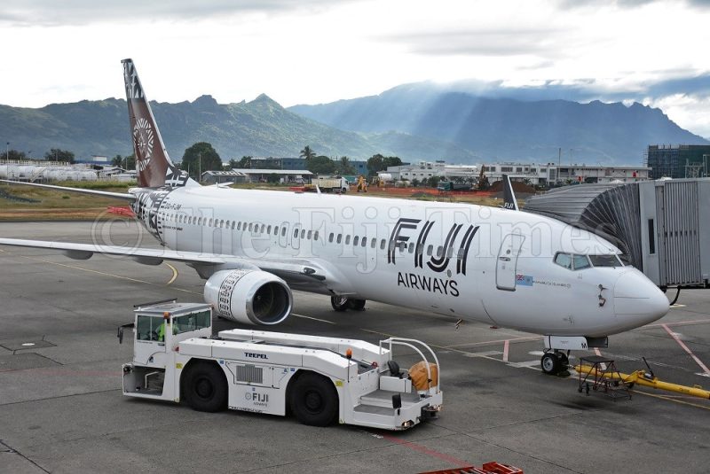 На борту Fiji Airways п’яна жінка влаштувала скандал: бортпровідниці змушені були заклеїти її рот