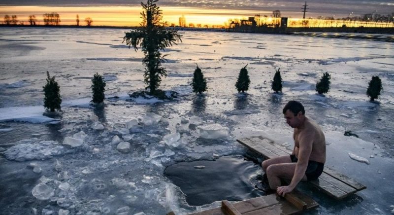 Що каже наука про користь і ризики холодних водних процедур