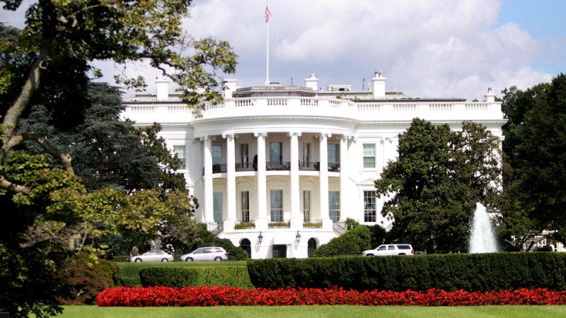 Після конфлікту в Овальному кабінеті США можуть заморозити поставки зброї Україні