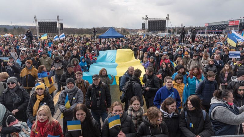 Тільки половина українців проти територіальних поступок заради миру