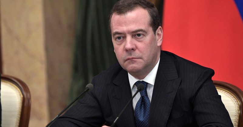 Дмитро Медведєв пообіцяв продовжити наступ РФ попри переговори