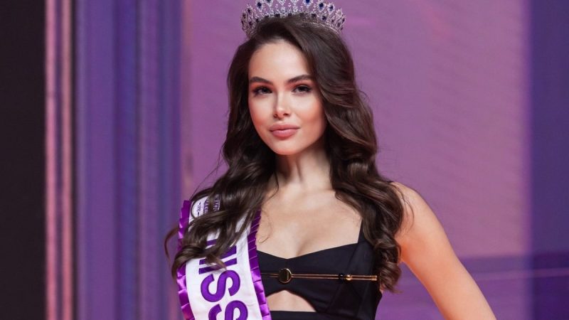 Марія Мельниченко увійшла до топ-8 на Міс Світу 2025