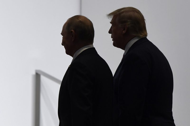 Москва заговорила про перенесення переговорів із Трампом