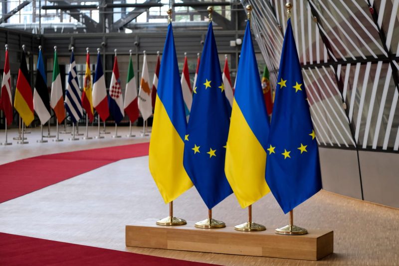 Українцям у ЄС запропонують новий статус або допомогу з поверненням