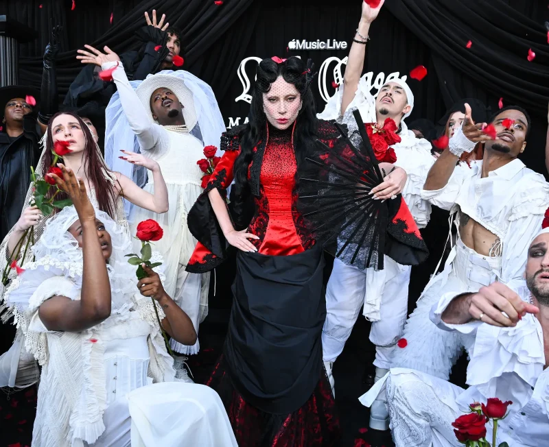 Грандіозний вихід Lady Gaga на прем'єрі Mayhem Requiem