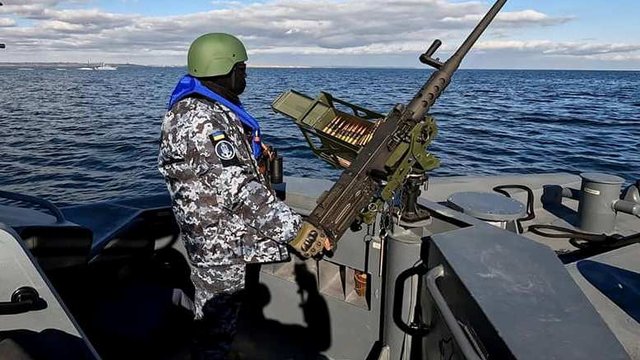 Гучні вибухи в Одесі: ВМС розкрили причини стрільби на узбережжі