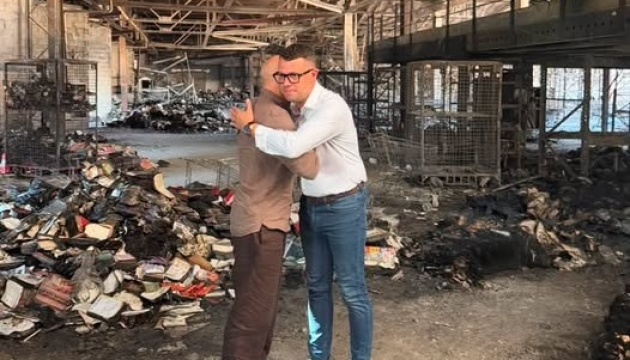 Литовський міністр культури у Харкові: наслідки російського обстрілу книжкового складу